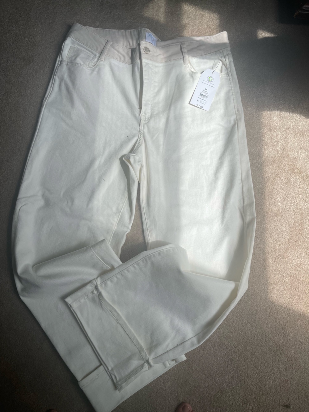 NWT Time and Tru Women’s white wide cuff jeans
